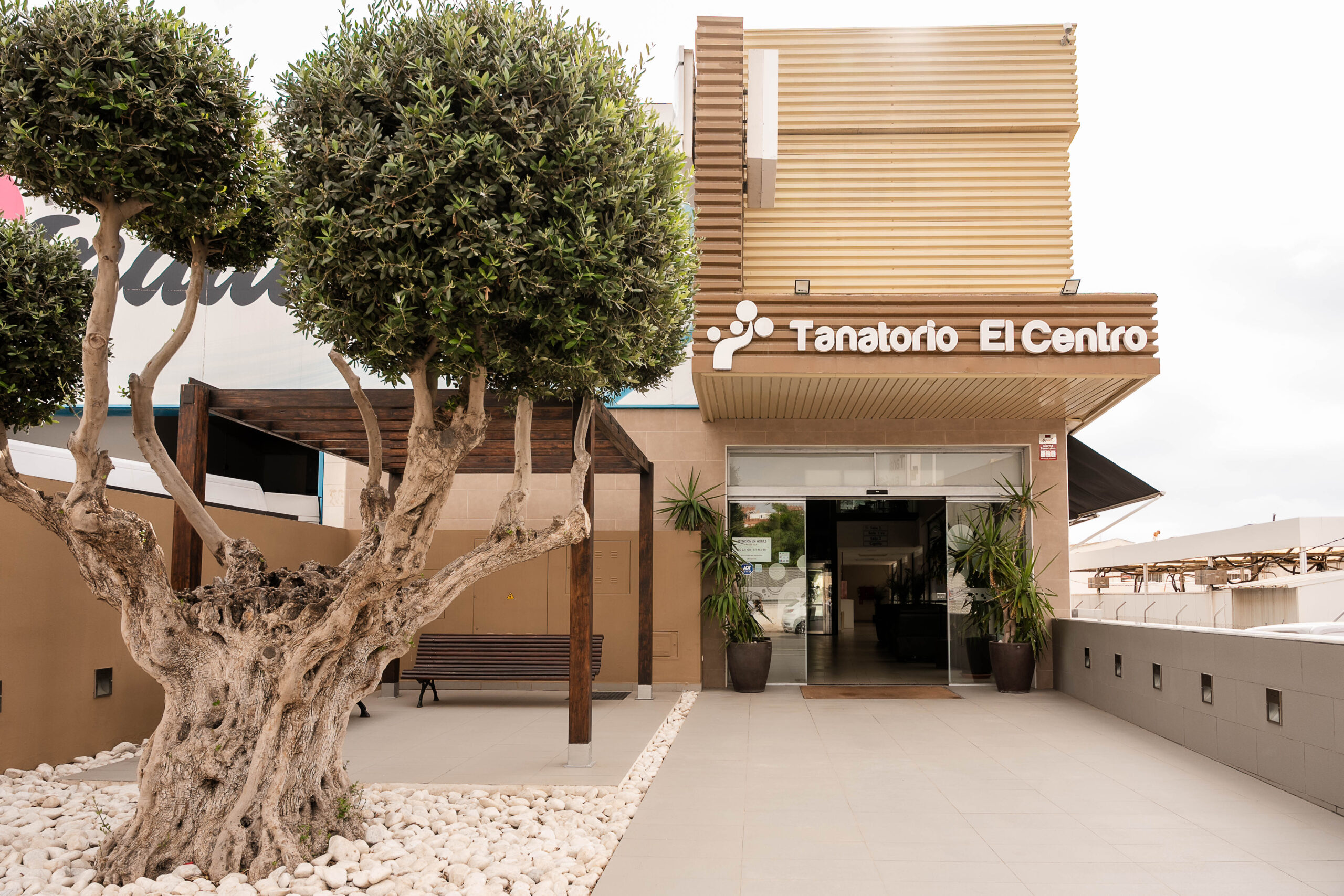 Fachada Tanatorio